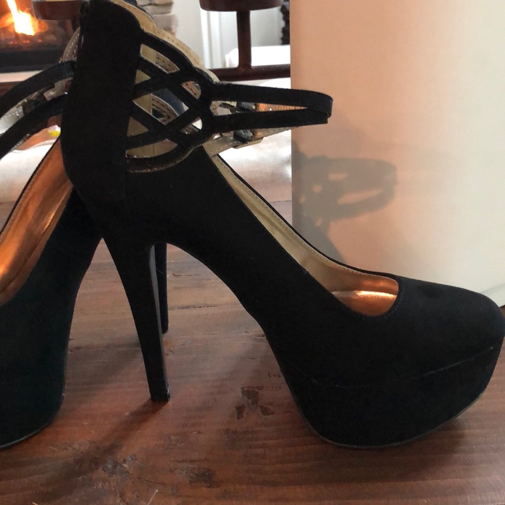 Super high heels 👠!